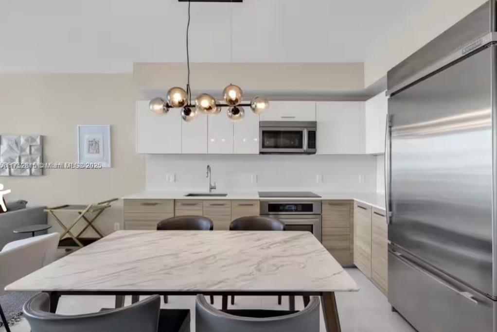 1300 Brickell Bay Dr #2208, Miami FL 33131