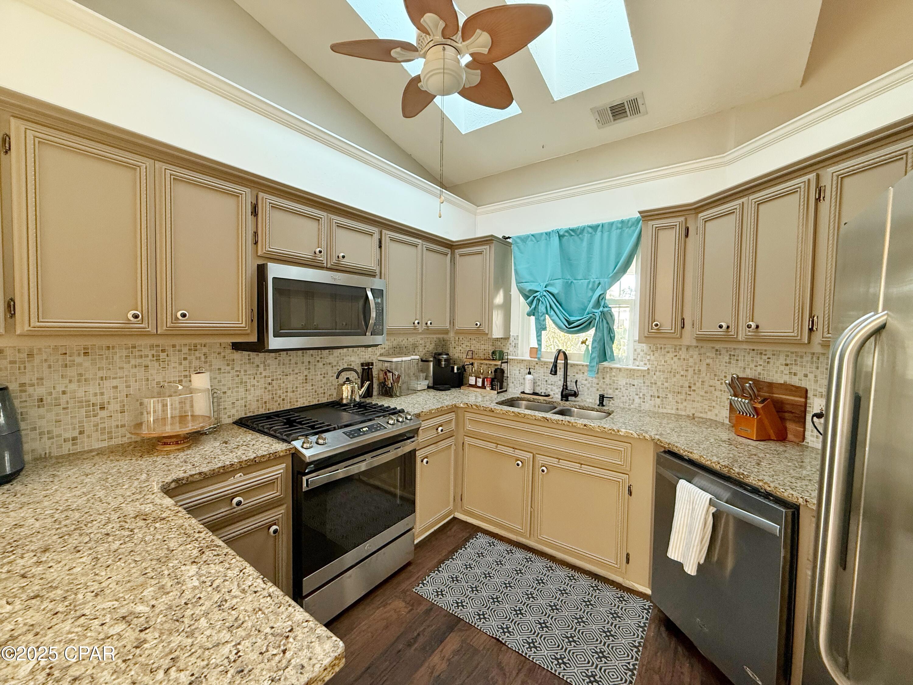 Image 15 For 6617 Harbour Boulevard