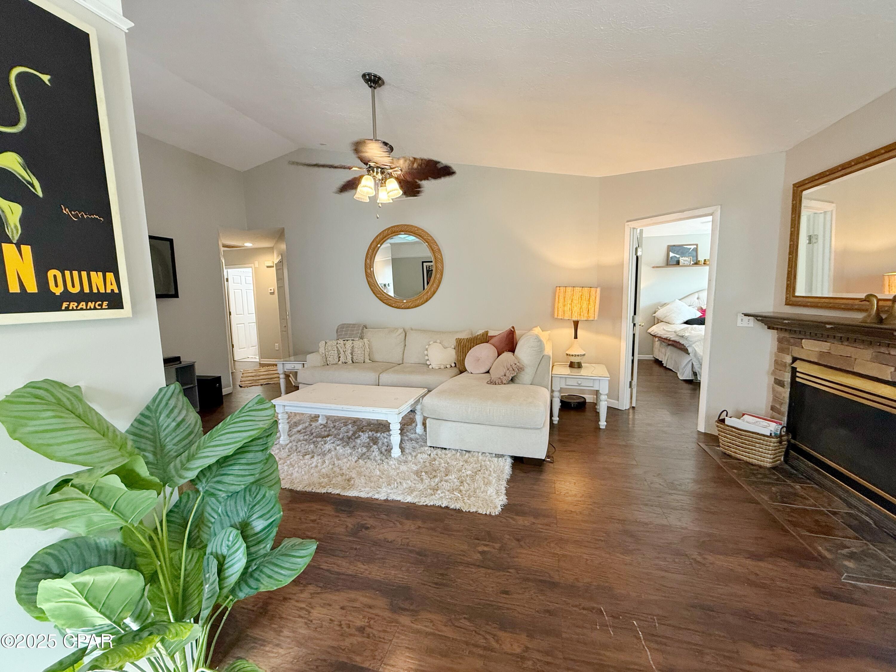 Image 19 For 6617 Harbour Boulevard