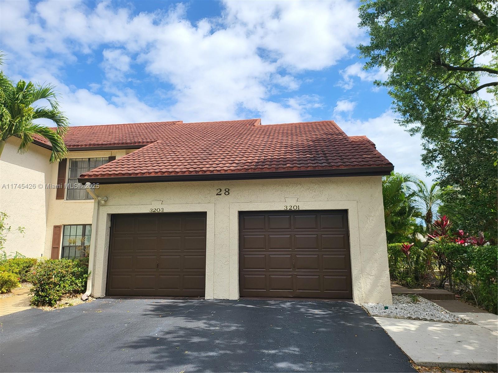 Lucerne Park Condos 1, 1A