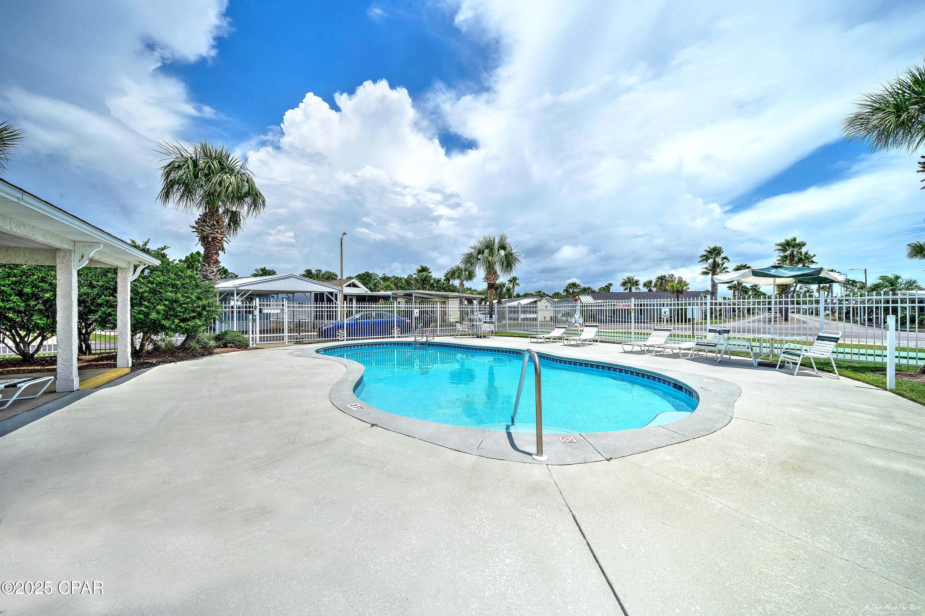 Image 45 For 1219 Thomas Drive 296
