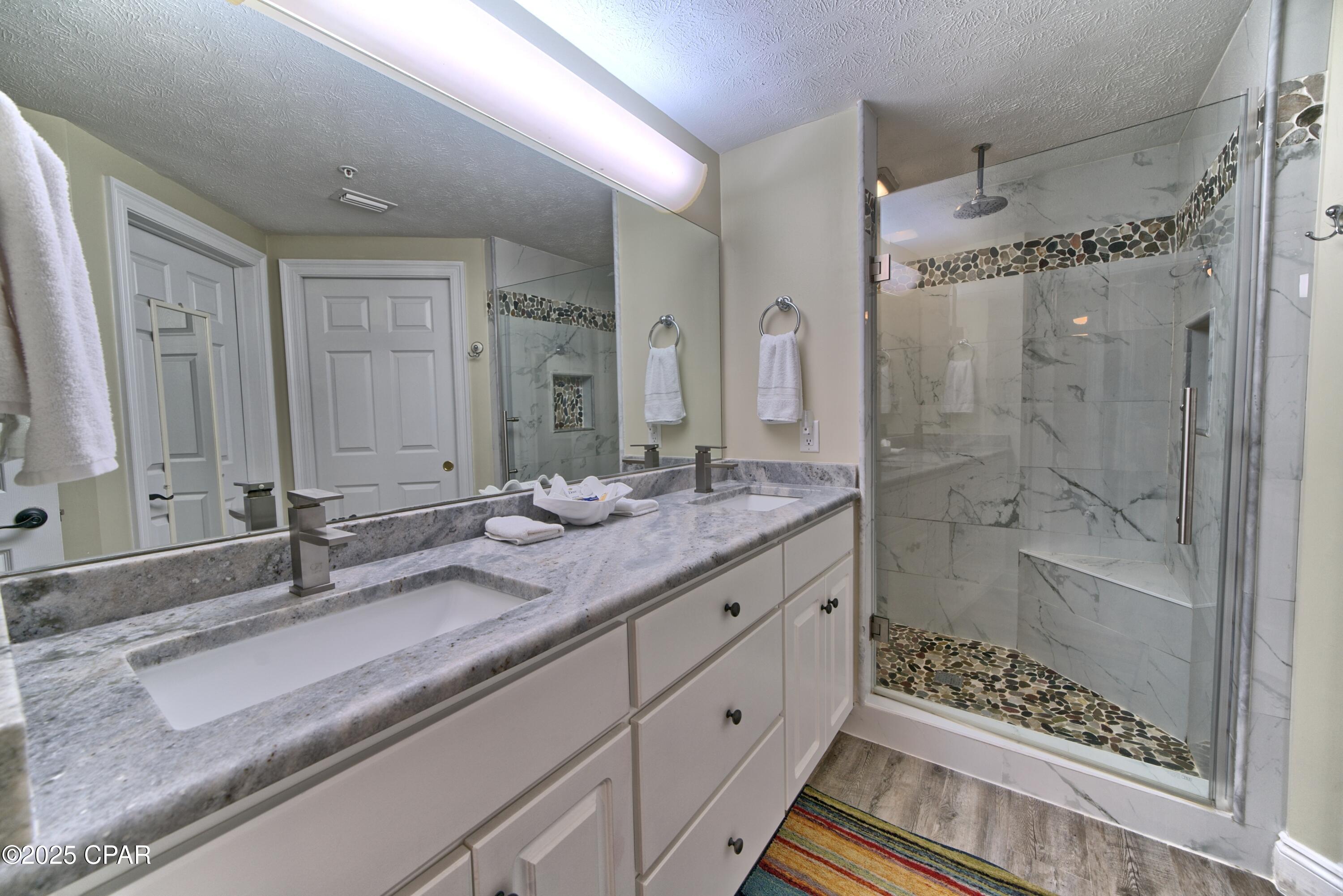 Image 18 For 5004 Thomas Drive 1404