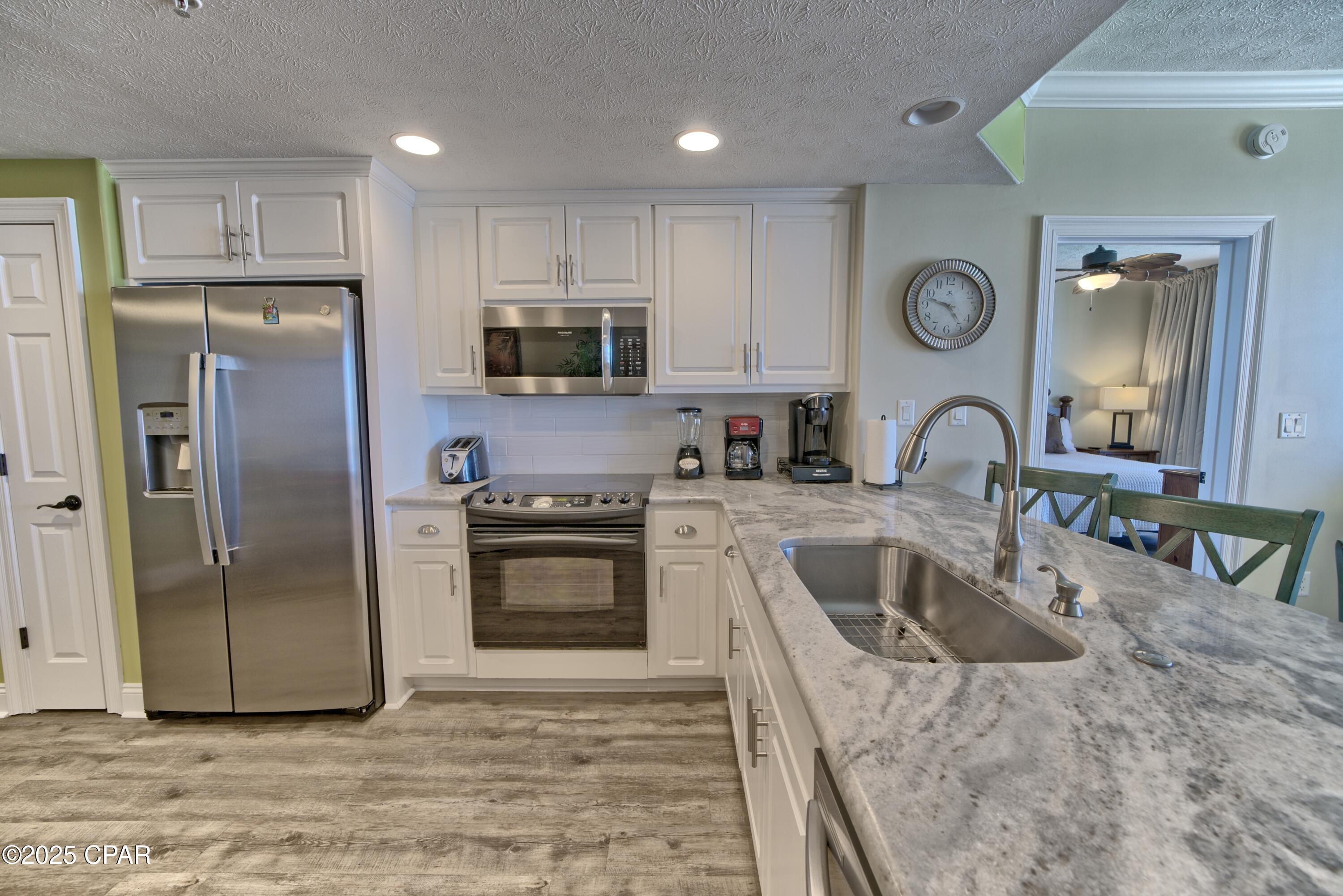 Image 9 For 5004 Thomas Drive 1404