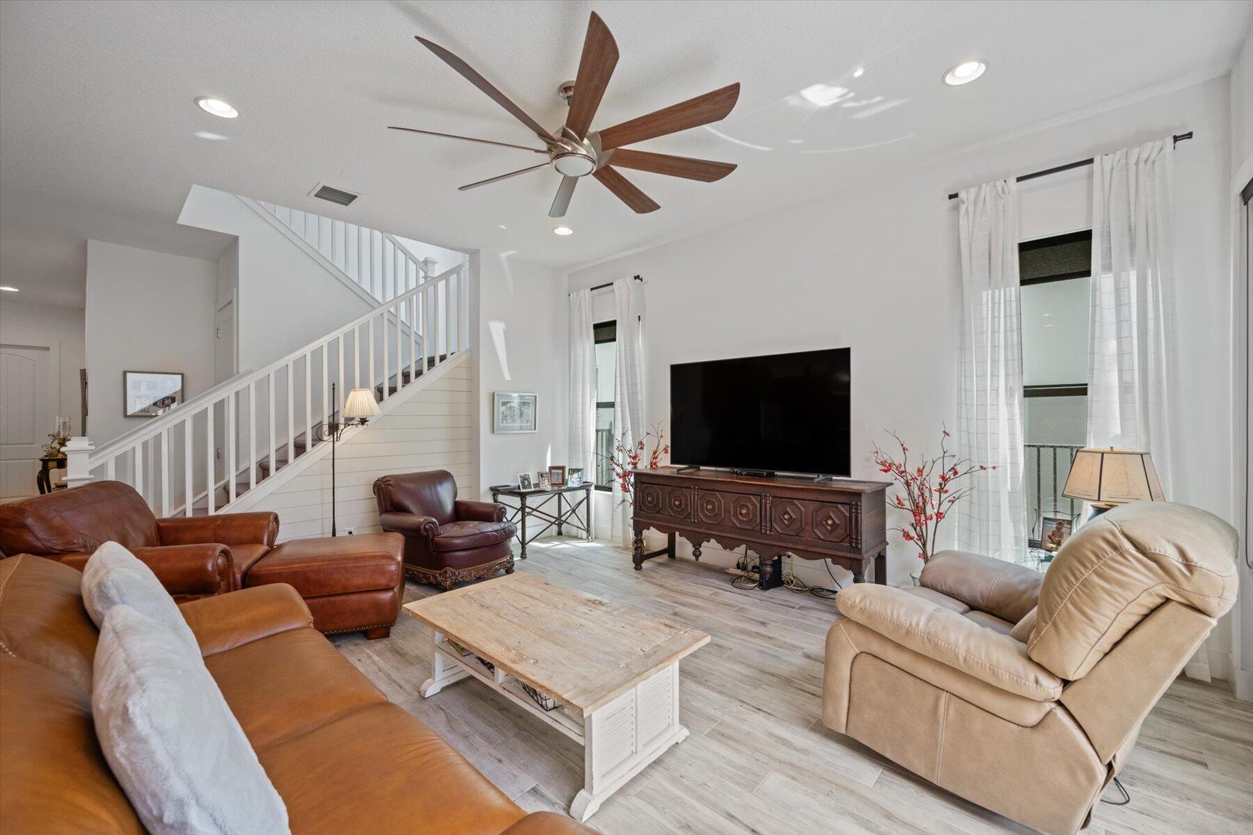 1165 Faulkner Ter Terrace