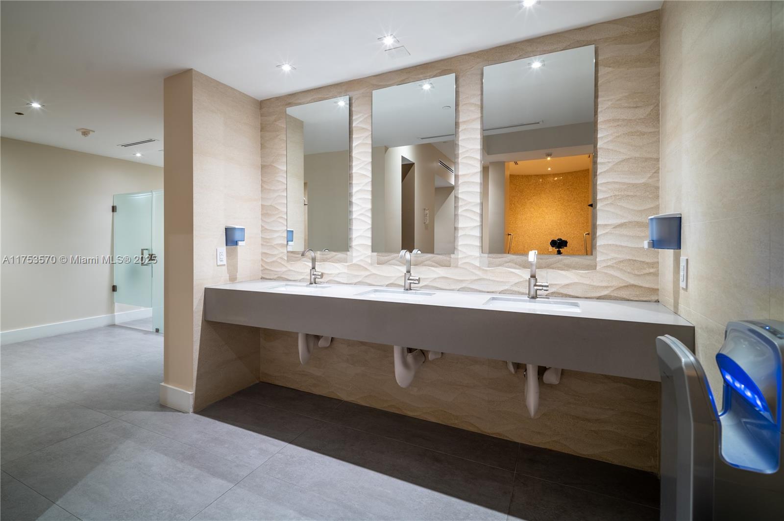 1581 Brickell Ave #PH-105, Miami FL 33129