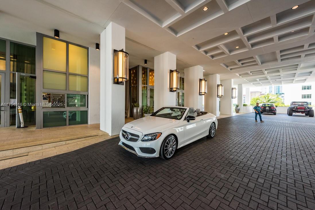 2900 NE 7 AVE #2607, Miami FL 33137