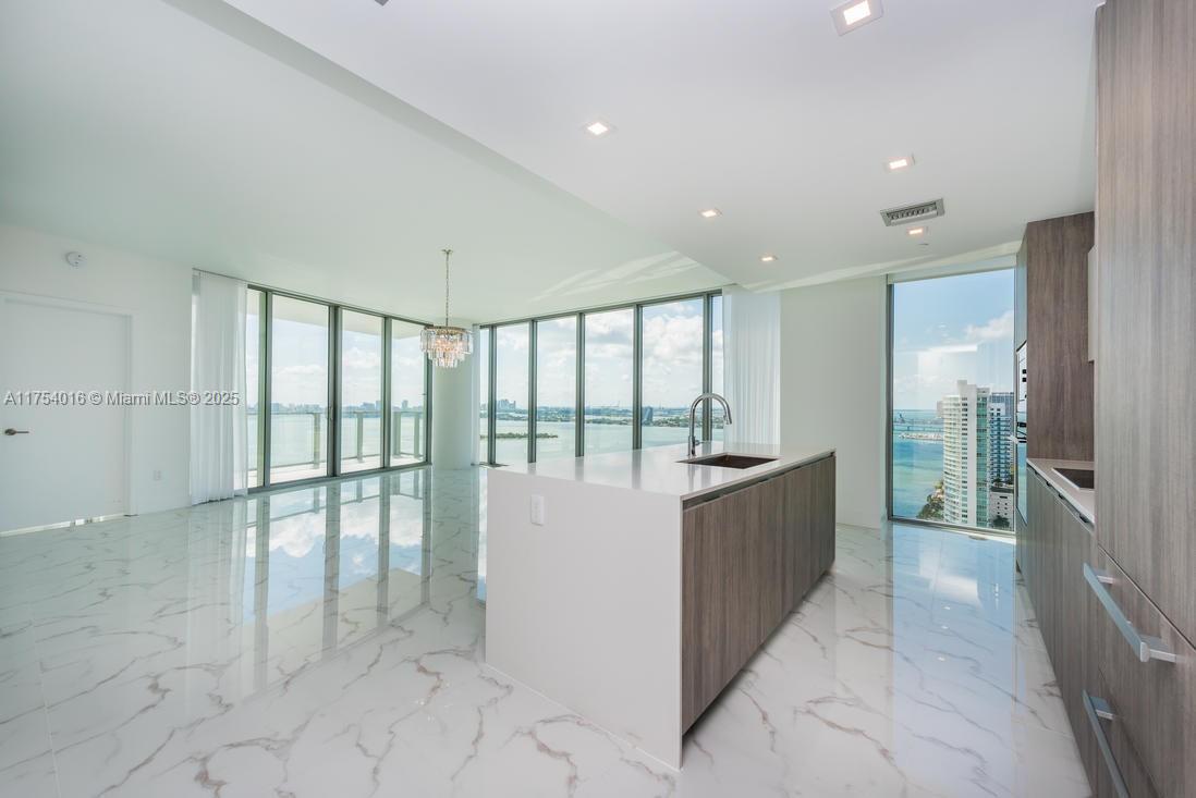 2900 NE 7 AVE #2607, Miami FL 33137