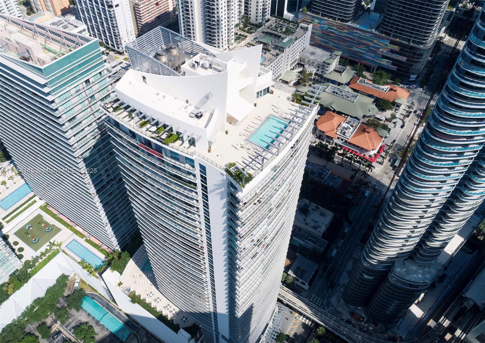 Condo for Sale in Miami, FL