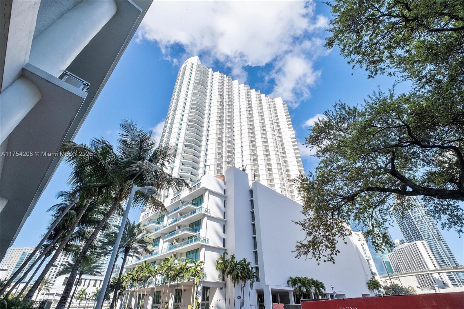 350 S Miami Ave #2810, Miami FL 33130