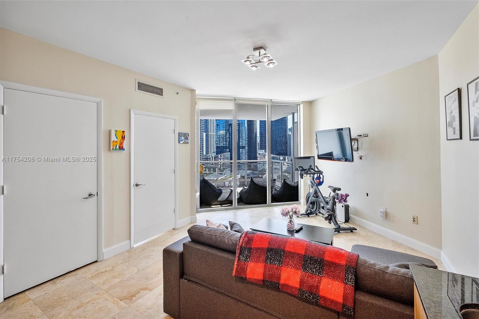 350 S Miami Ave #2810, Miami FL 33130