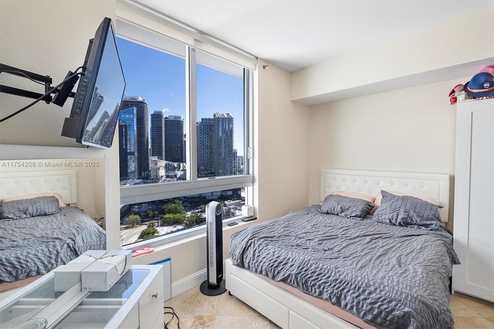 350 S Miami Ave #2810, Miami FL 33130