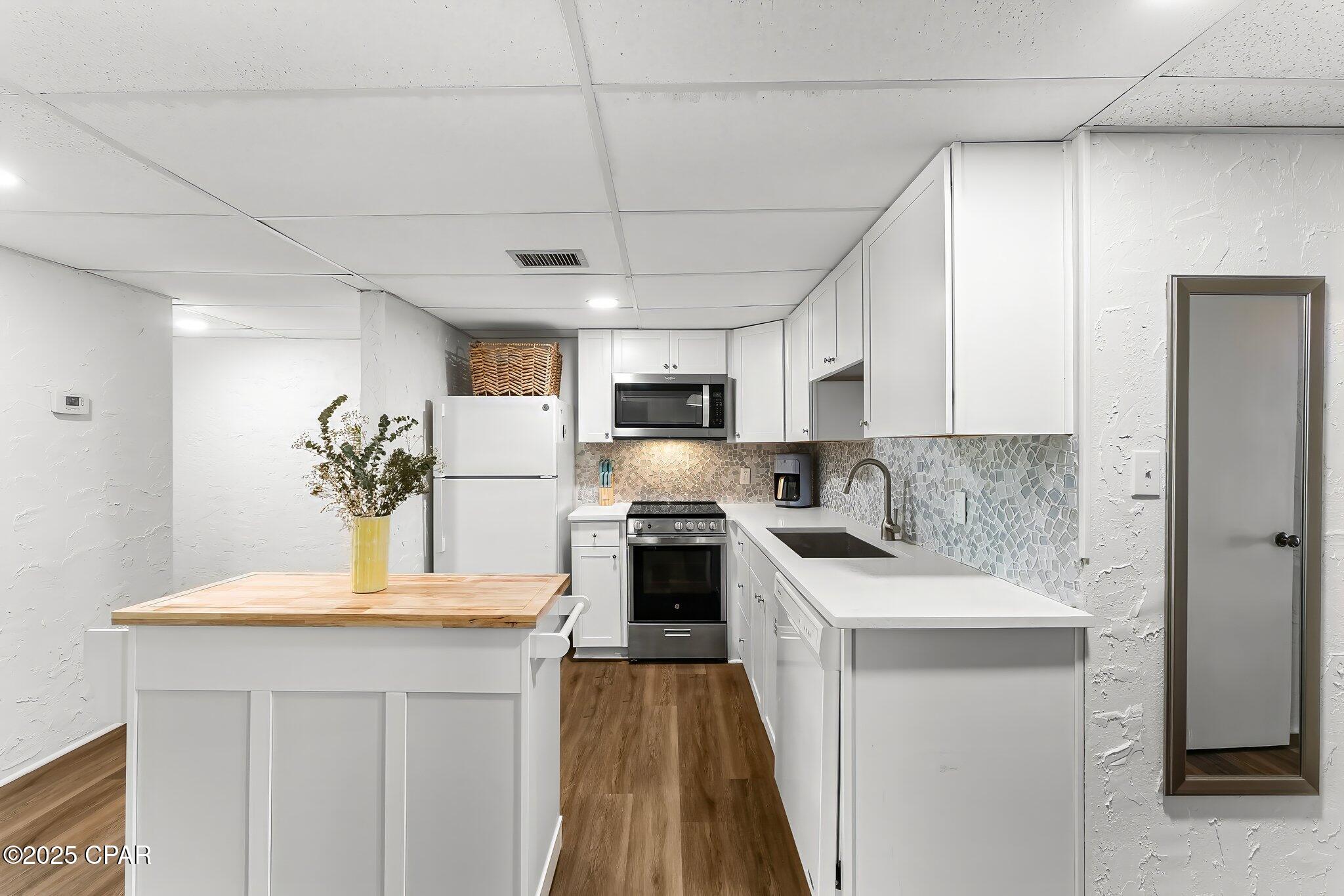 Image 4 For 8727 Thomas Drive C38