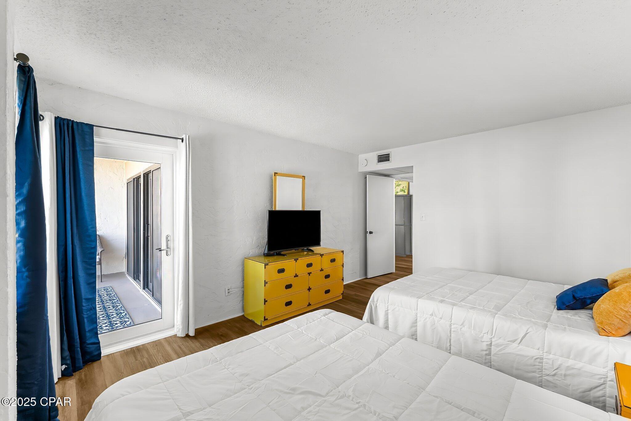 Image 9 For 8727 Thomas Drive C38