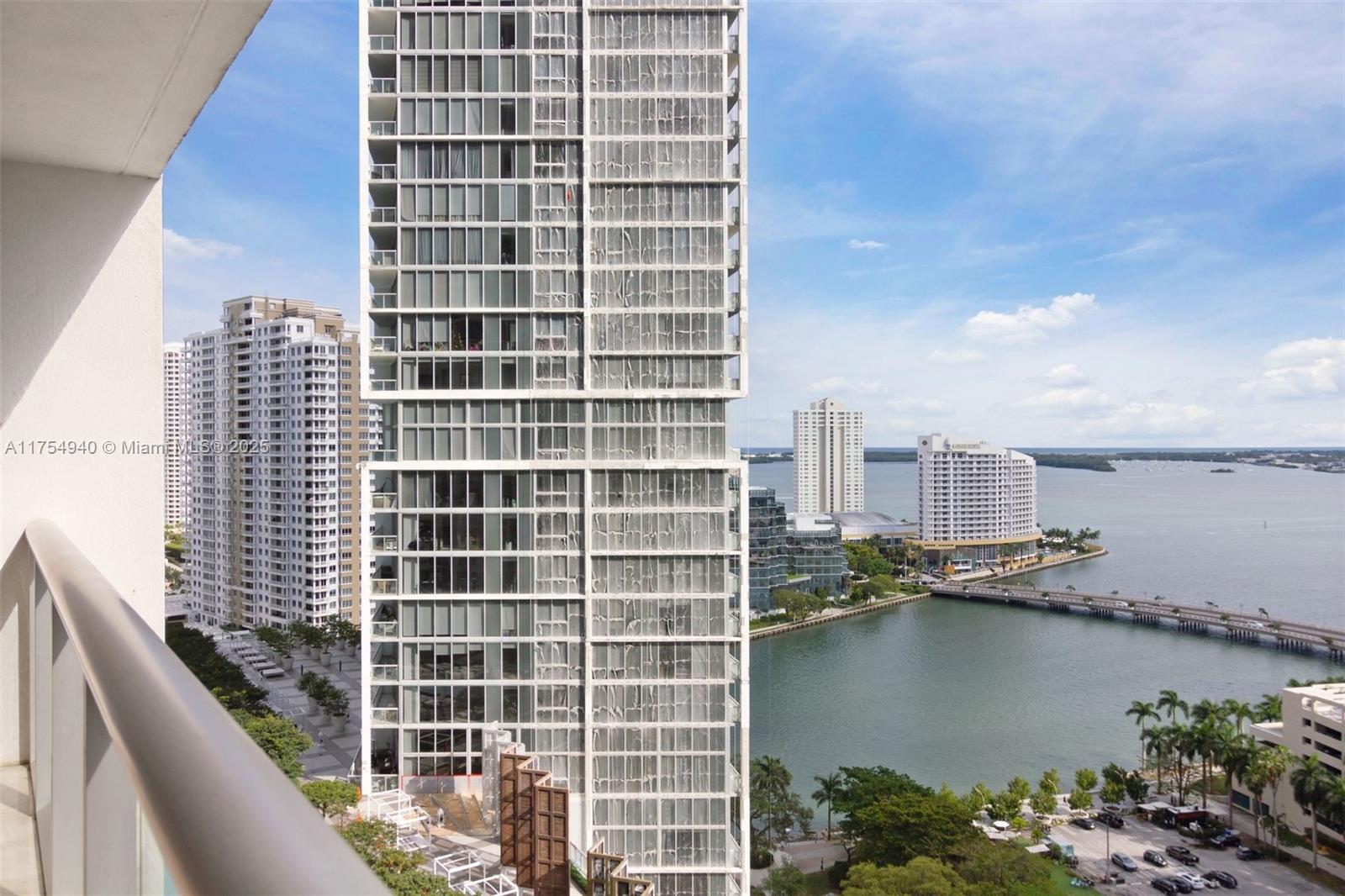 Condo for Sale in Miami, FL