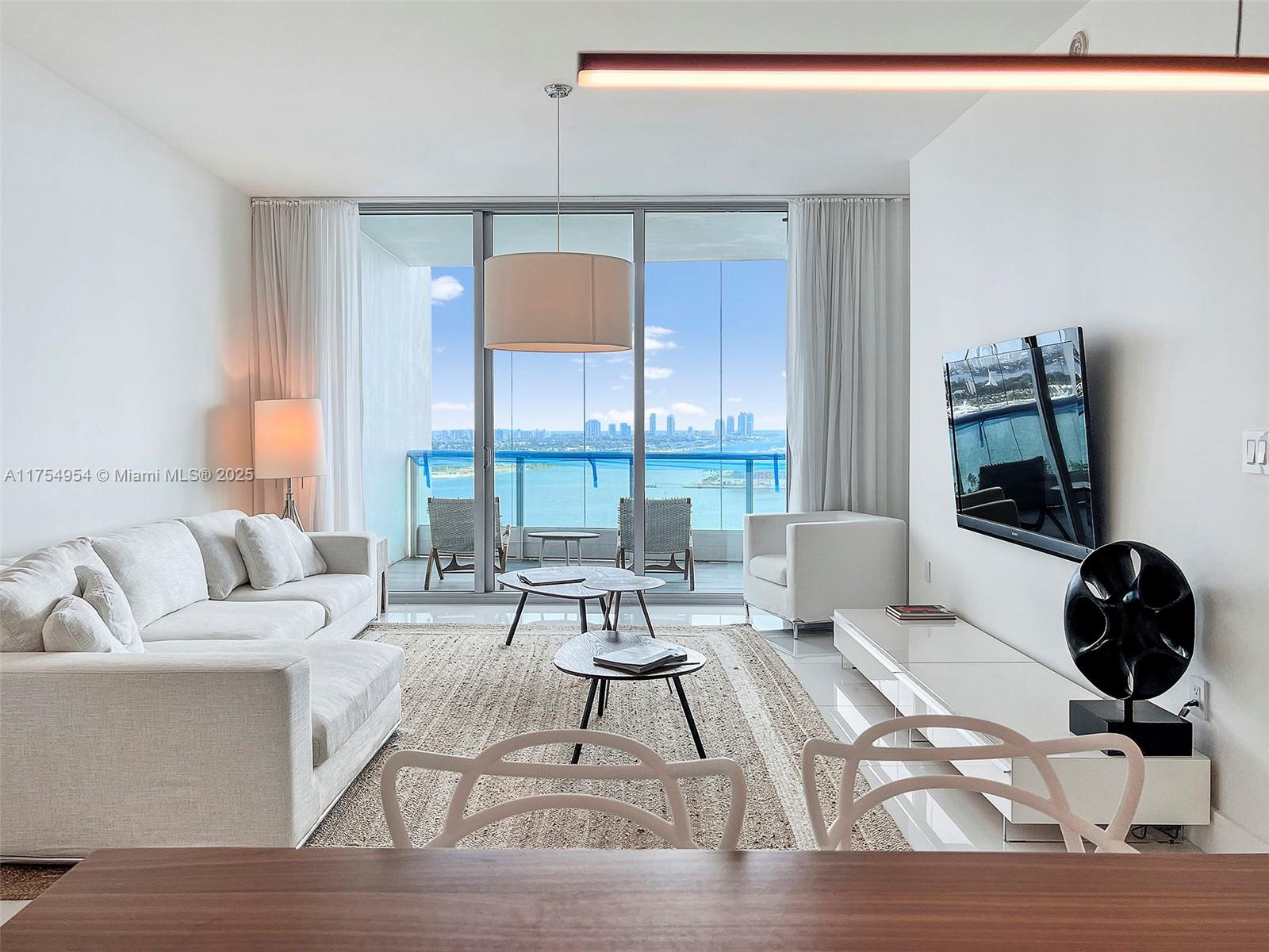 Condo for Sale in Miami, FL