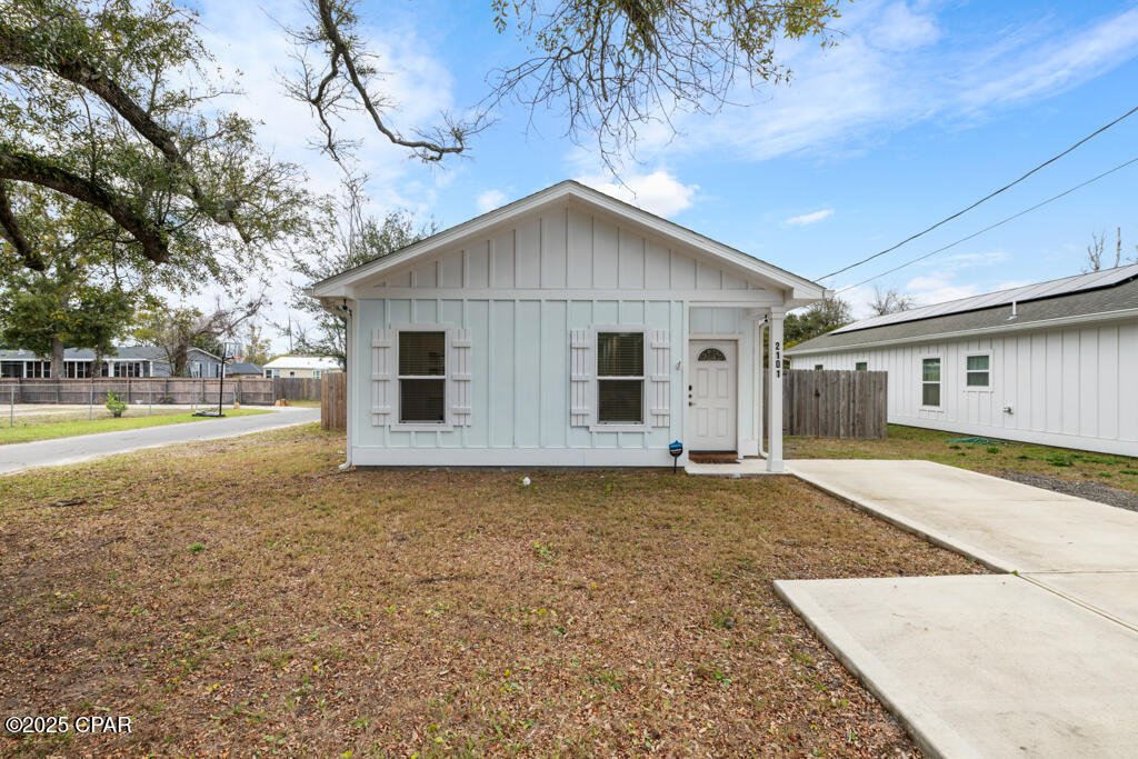 Image 2 For 2101 8th Street