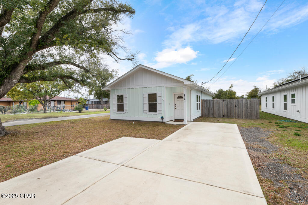 Image 38 For 2101 8th Street
