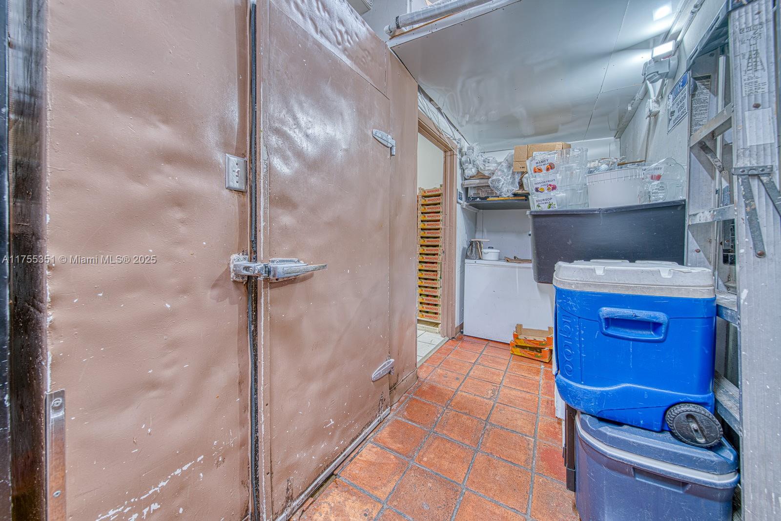 Cuban Restaurant Centrically Located In Hialeah On Palm Ave