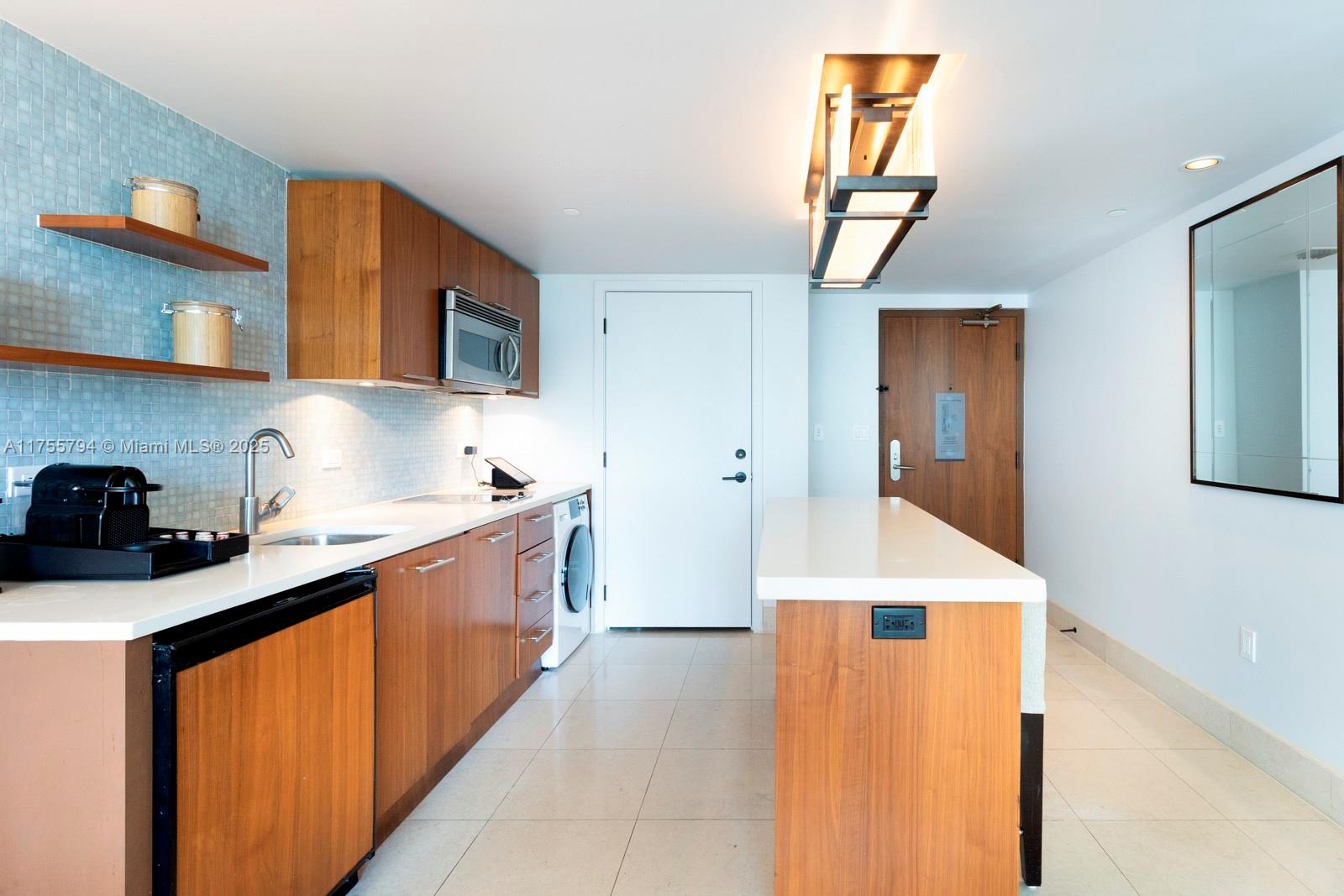 6801 Collins Ave #414, Miami Beach FL 33141