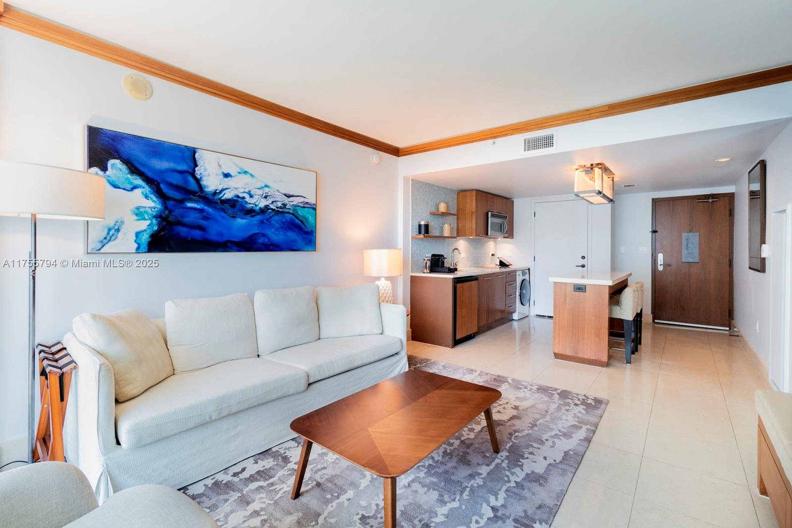 6801 Collins Ave #414, Miami Beach FL 33141