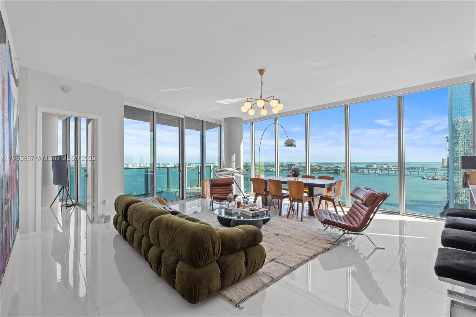 Apartamento à Venda em Miami, FL