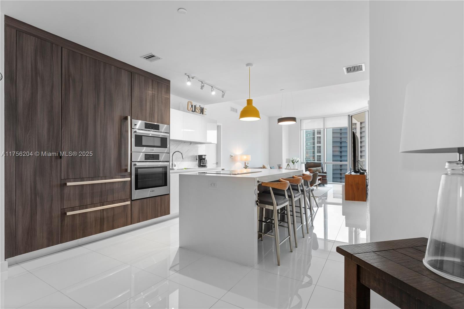 Apartamento à Venda em Miami, FL