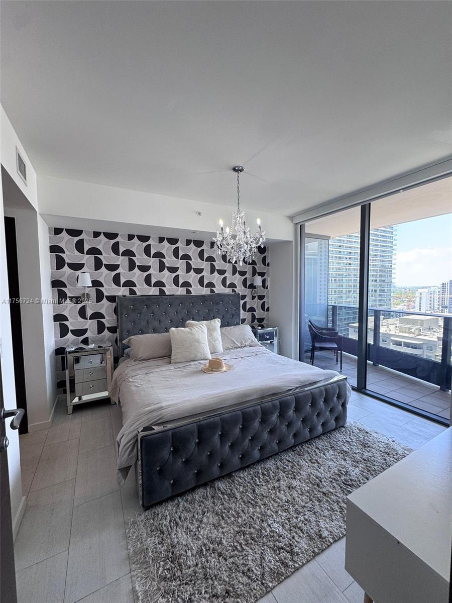 1000 Brickell Plz #2011, Miami FL 33131