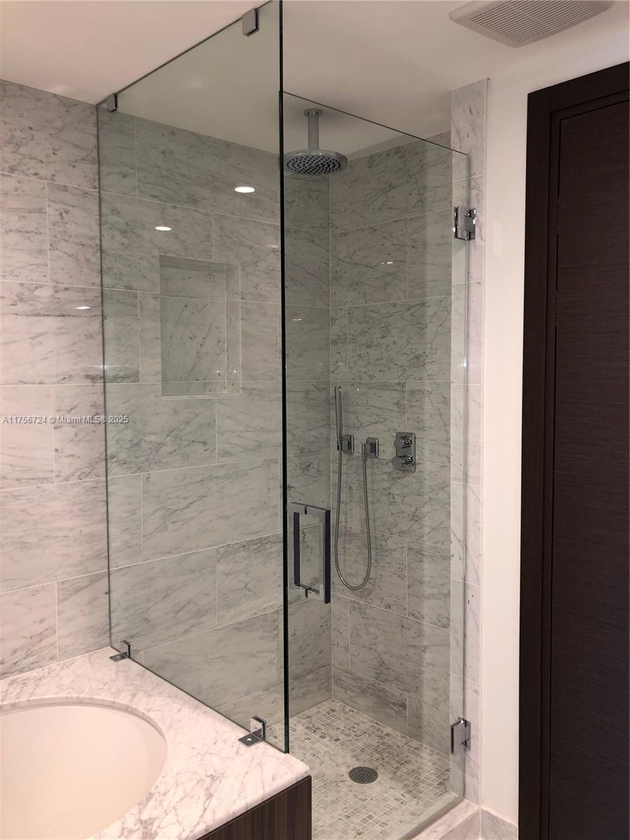 1000 Brickell Plz #2011, Miami FL 33131