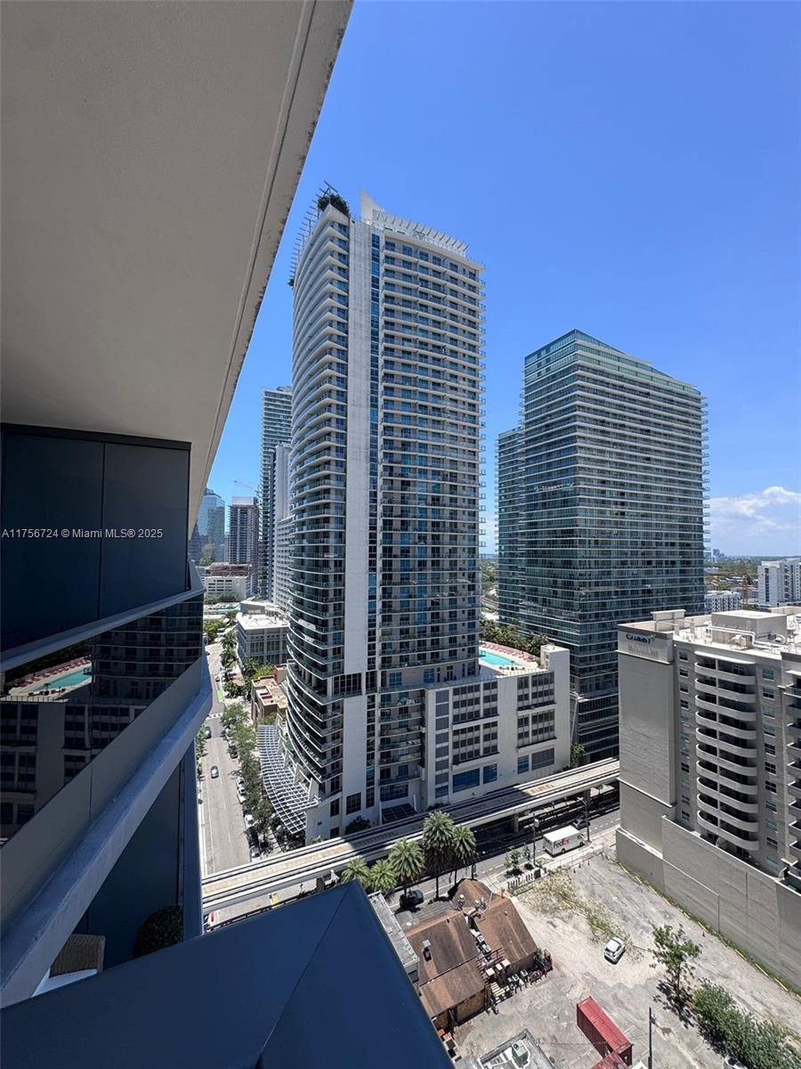 1000 Brickell Plz #2011, Miami FL 33131