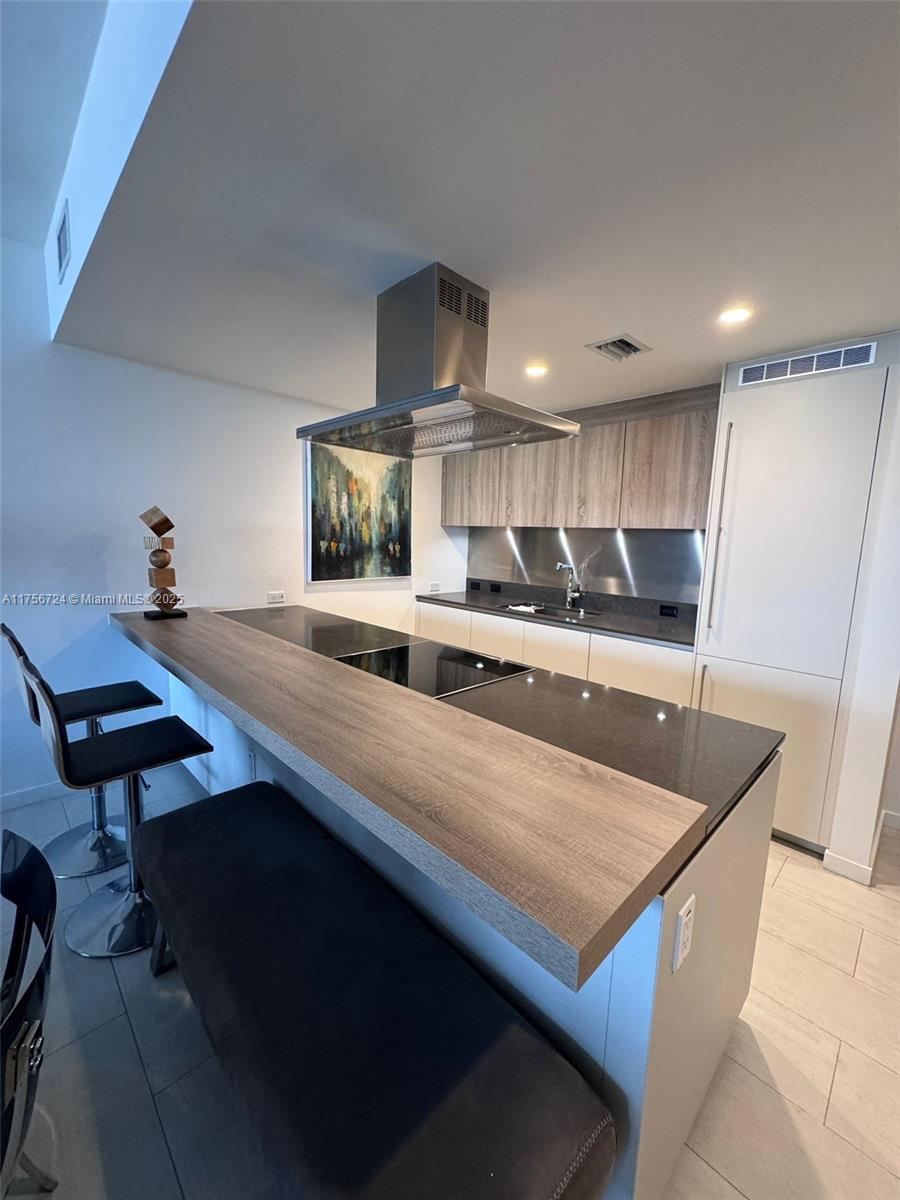 1000 Brickell Plz #2011, Miami FL 33131