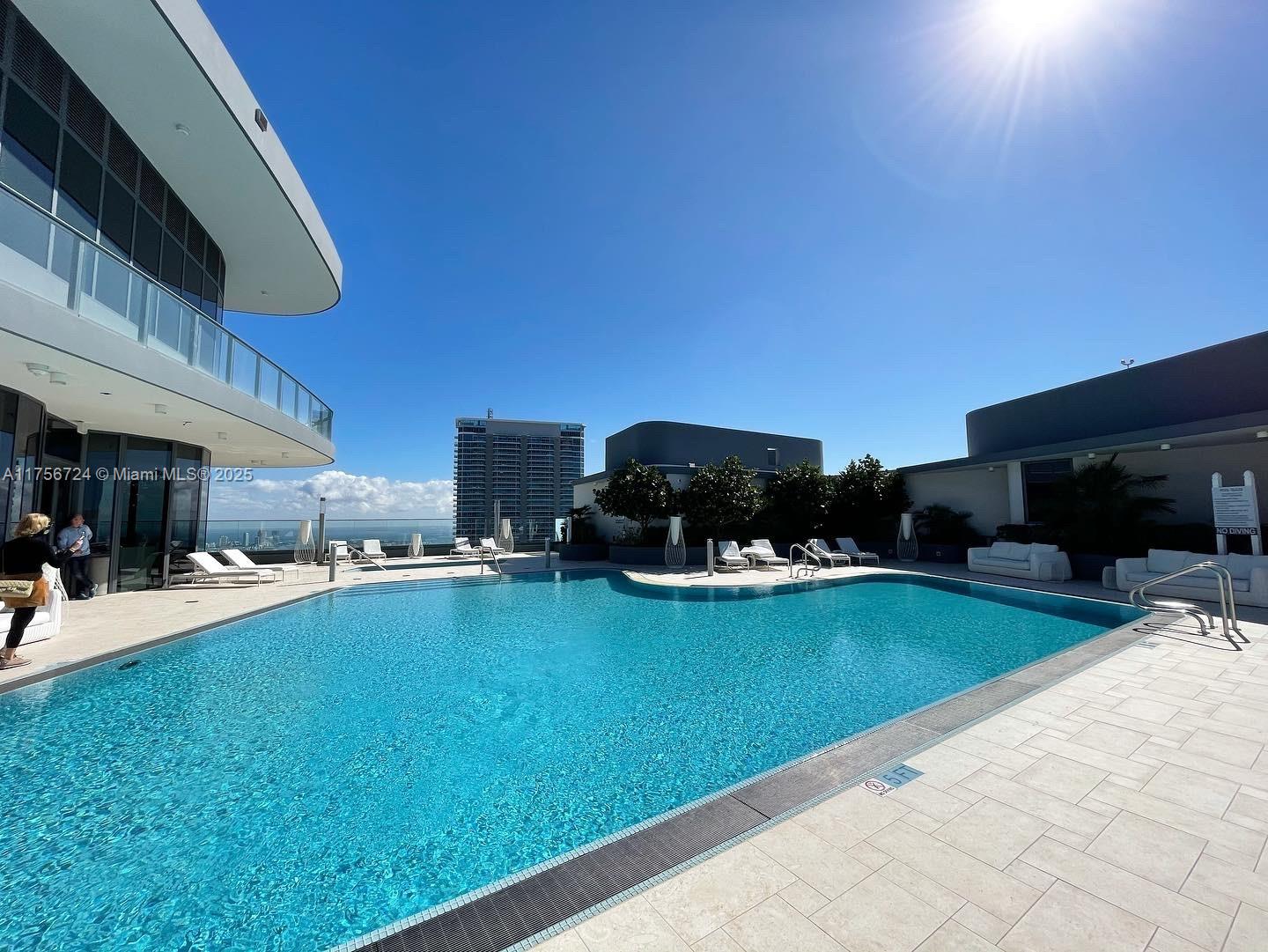 1000 Brickell Plz #2011, Miami FL 33131