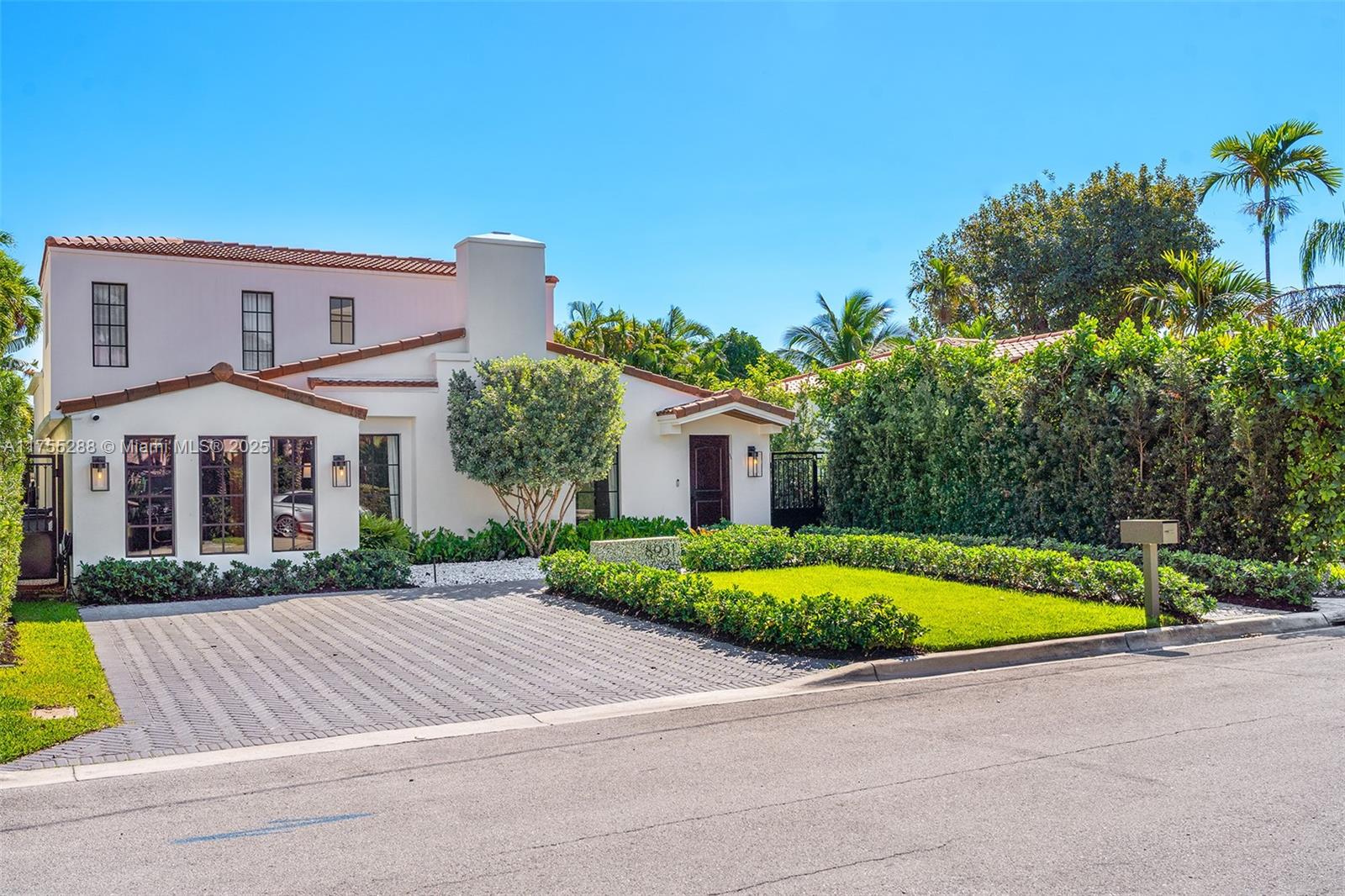 8951 Hawthorne Ave, Surfside, Florida image 3