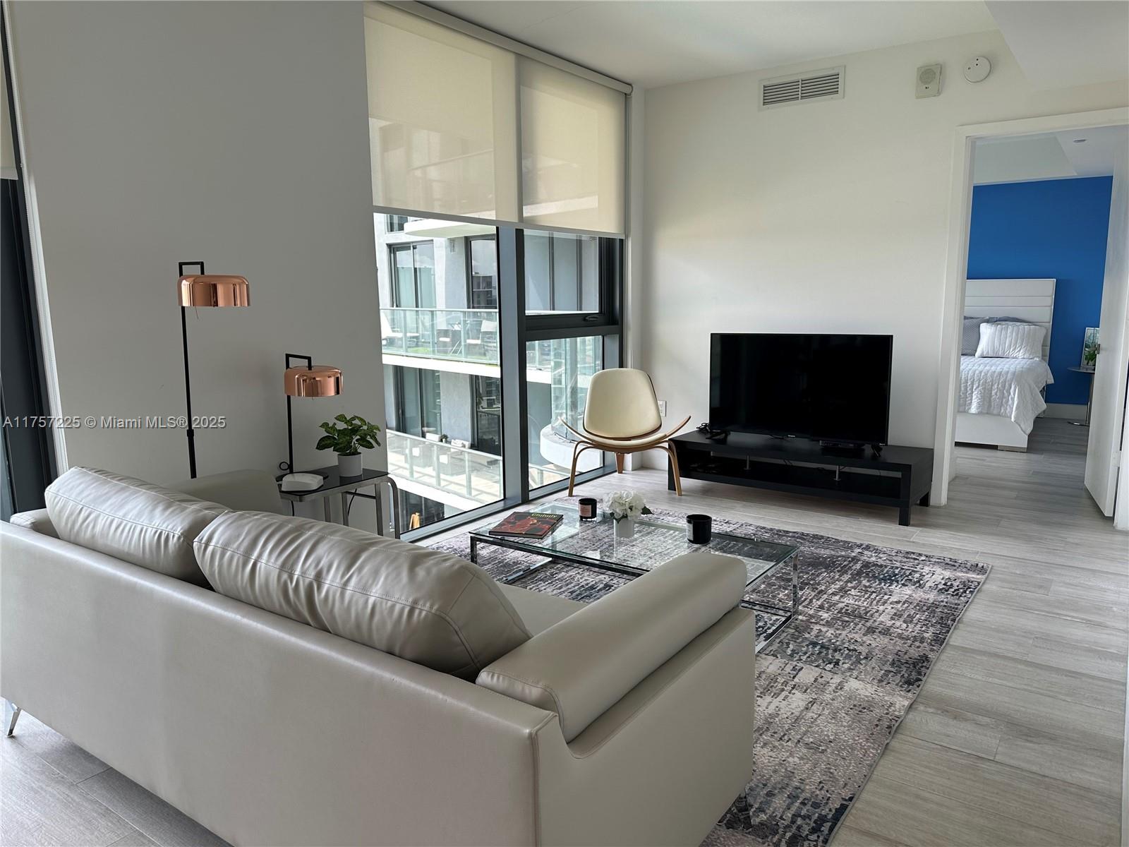 121 NE 34th St #1915, Miami FL 33137