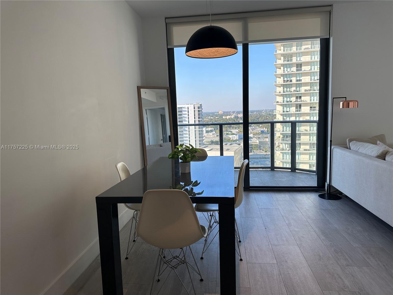 121 NE 34th St #1915, Miami FL 33137