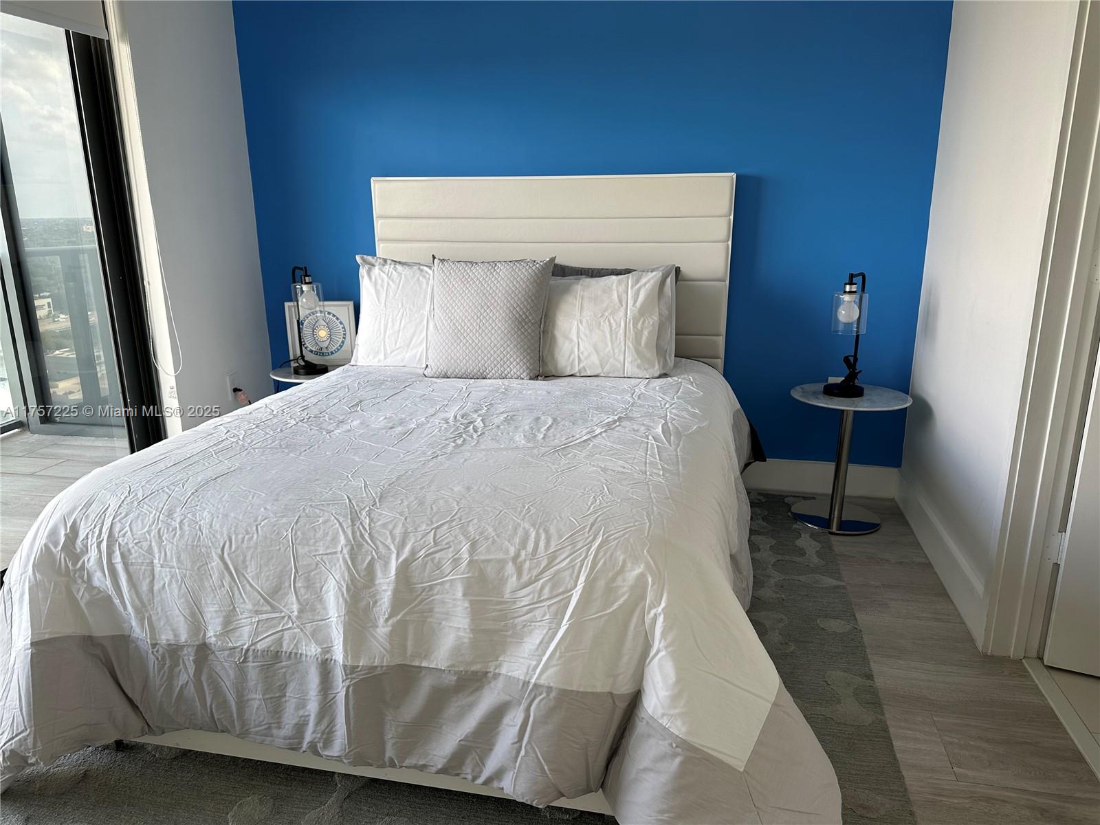 121 NE 34th St #1915, Miami FL 33137