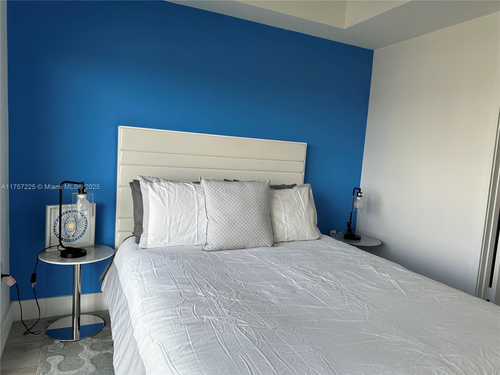 121 NE 34th St #1915, Miami FL 33137