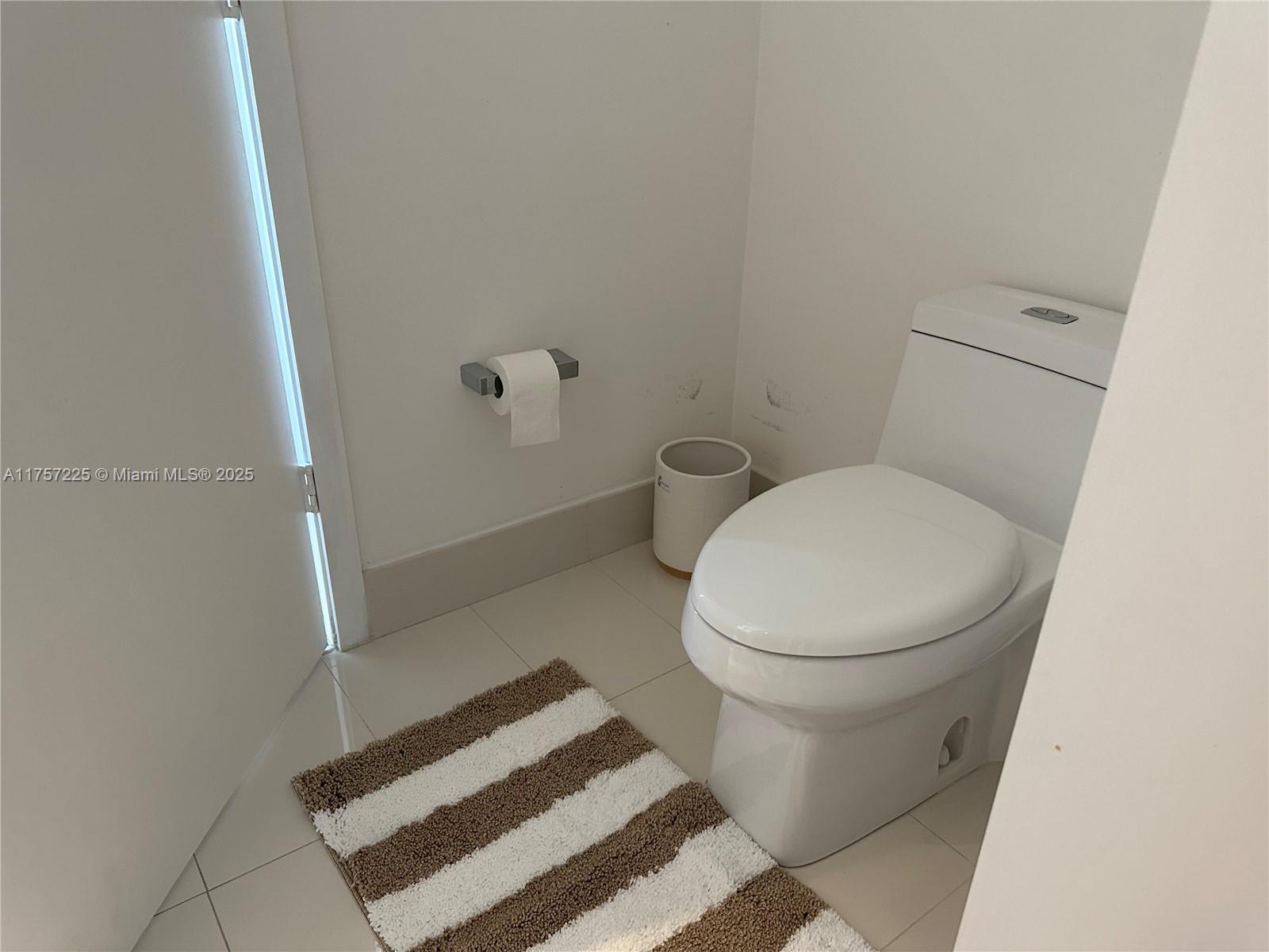 121 NE 34th St #1915, Miami FL 33137