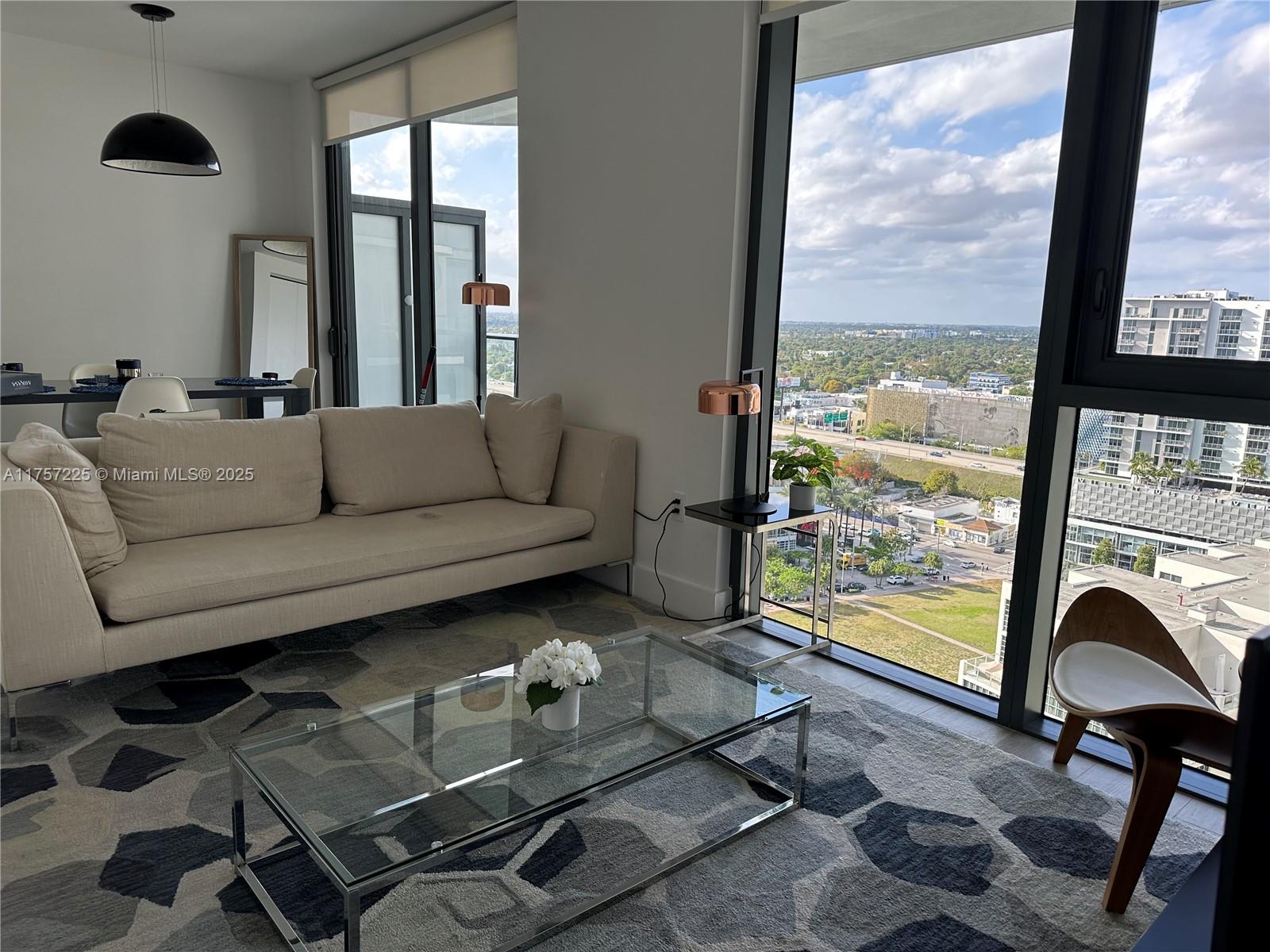 121 NE 34th St #1915, Miami FL 33137