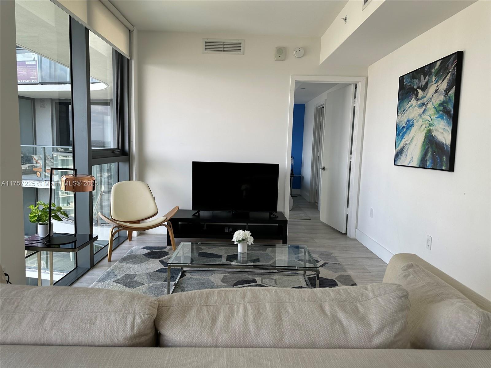 121 NE 34th St #1915, Miami FL 33137