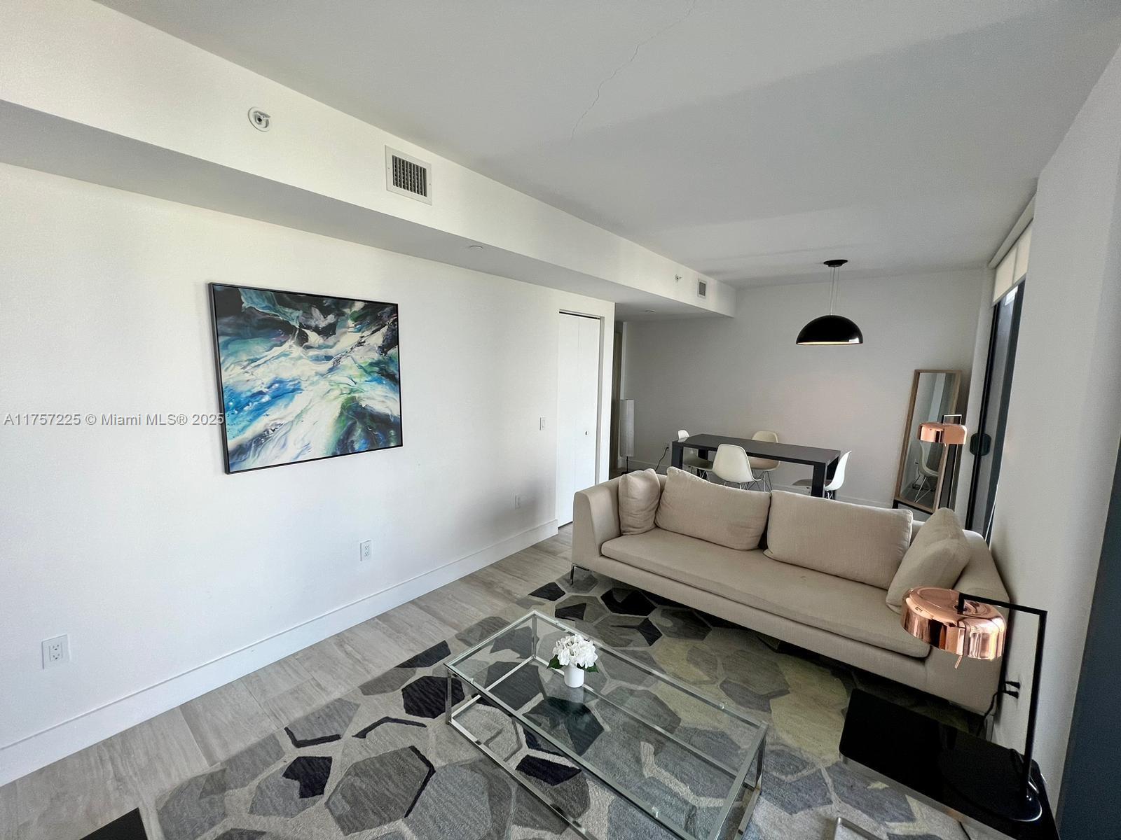 121 NE 34th St #1915, Miami FL 33137