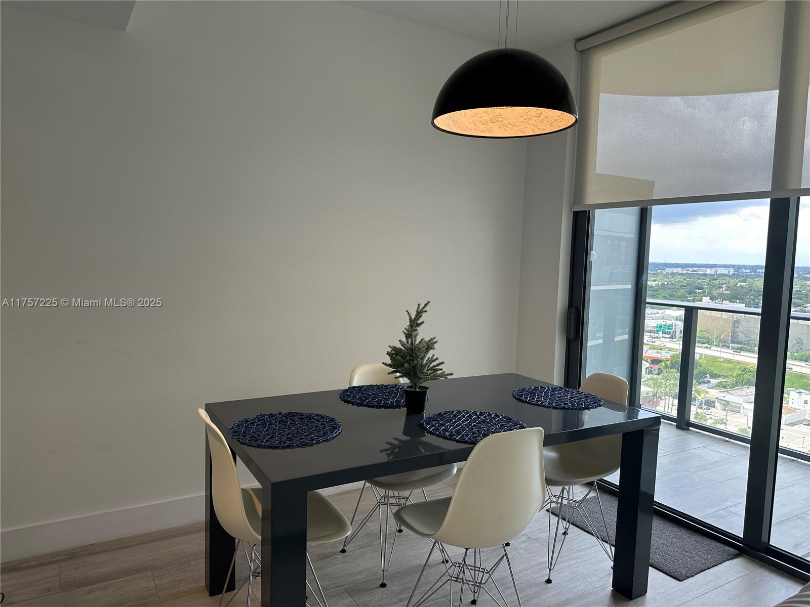 121 NE 34th St #1915, Miami FL 33137