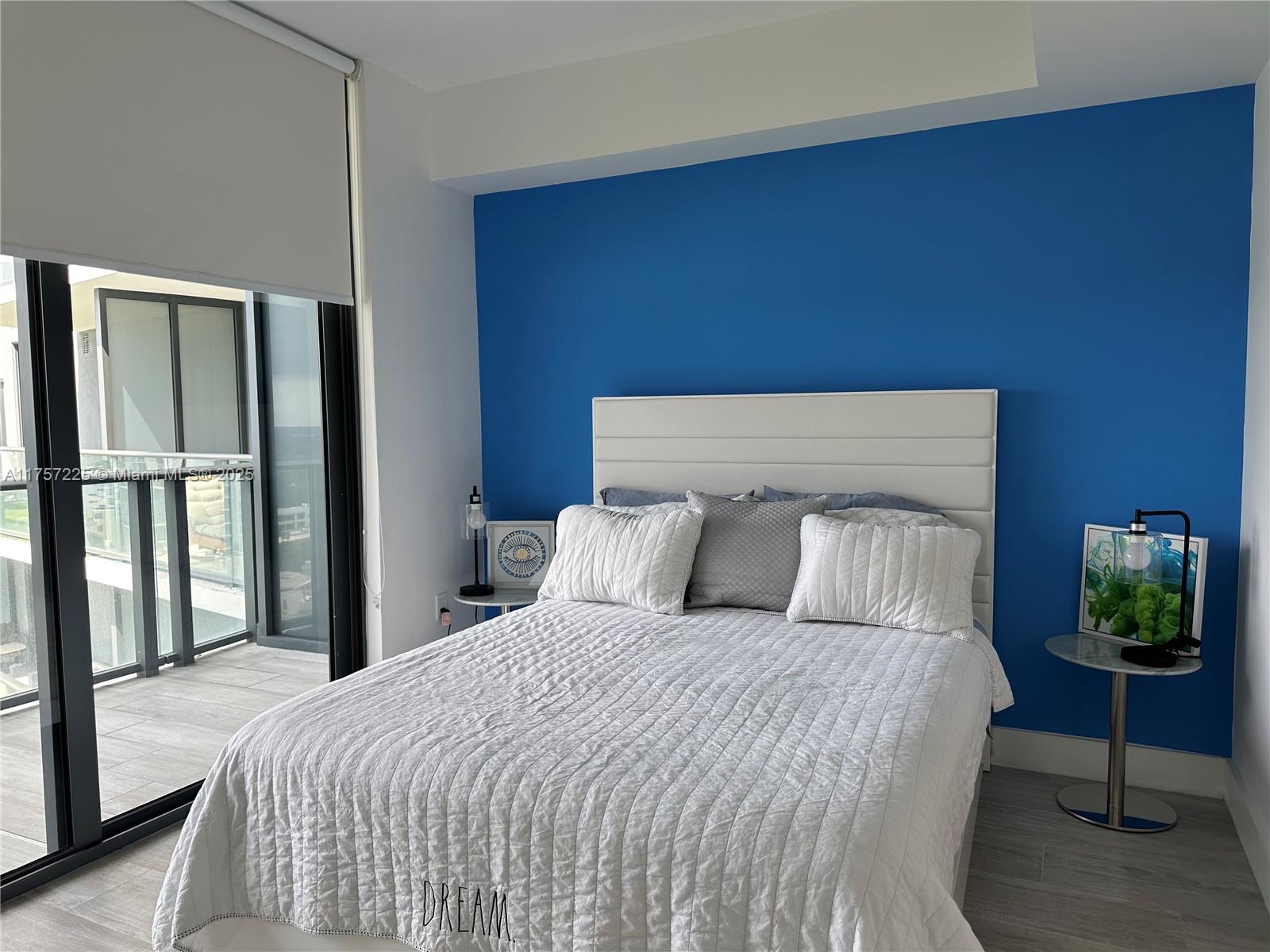 121 NE 34th St #1915, Miami FL 33137