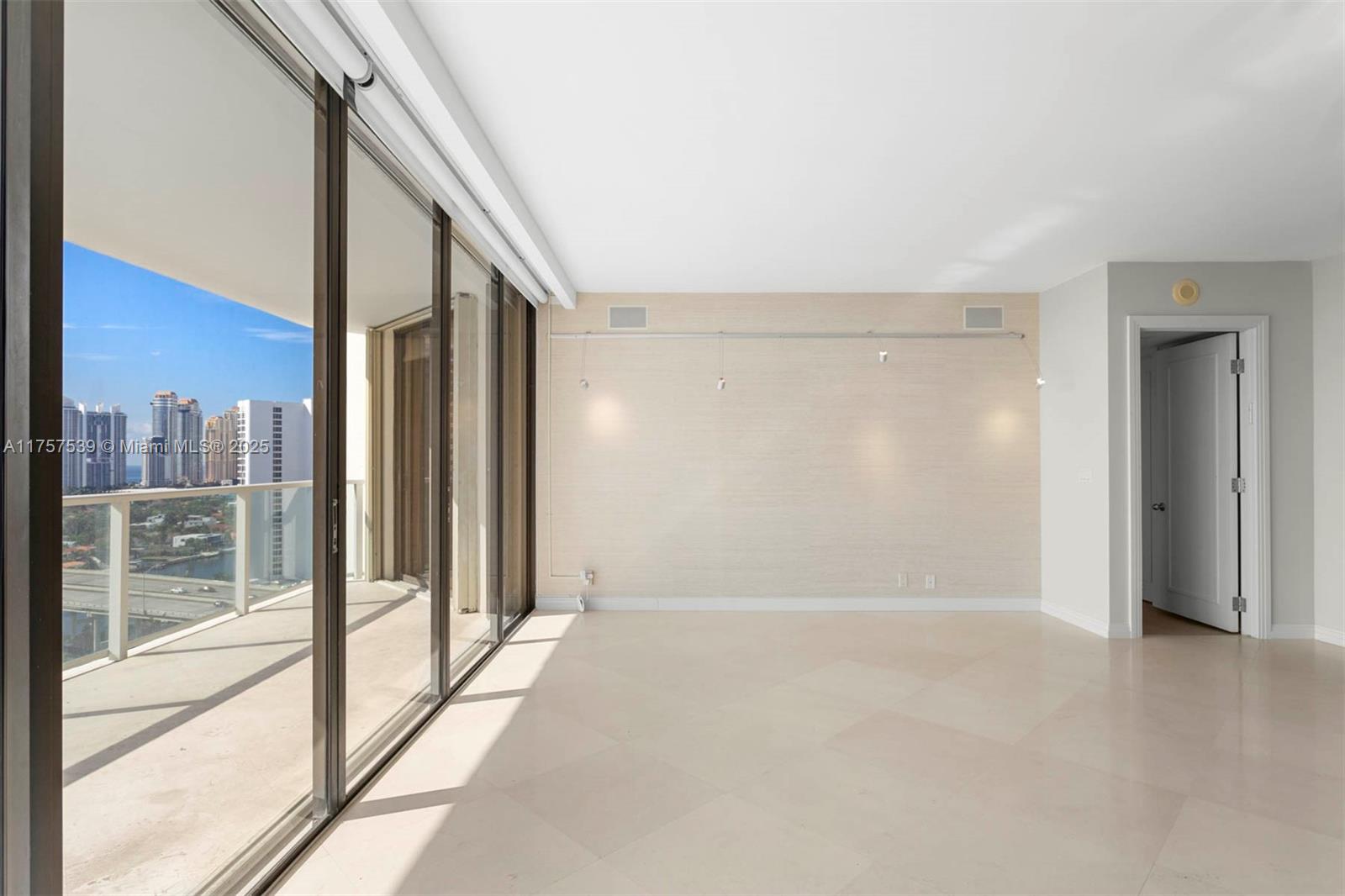 19500 Turnberry Way #20F, Aventura FL 33180