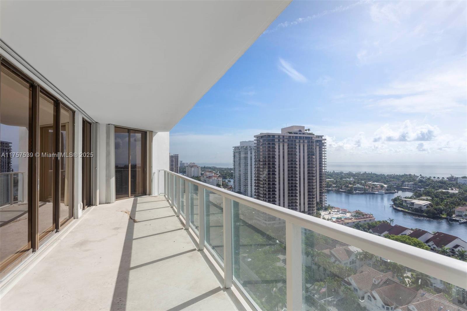 19500 Turnberry Way #20F, Aventura FL 33180