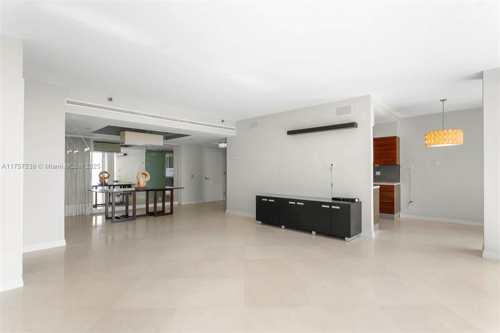 19500 Turnberry Way #20F, Aventura FL 33180