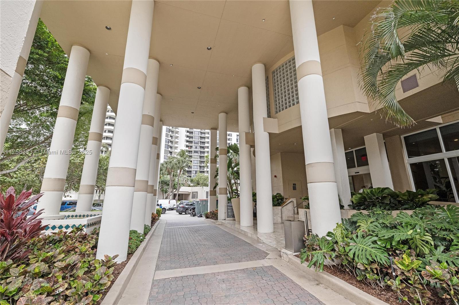 770 Claughton Island Dr #1912, Miami FL 33131