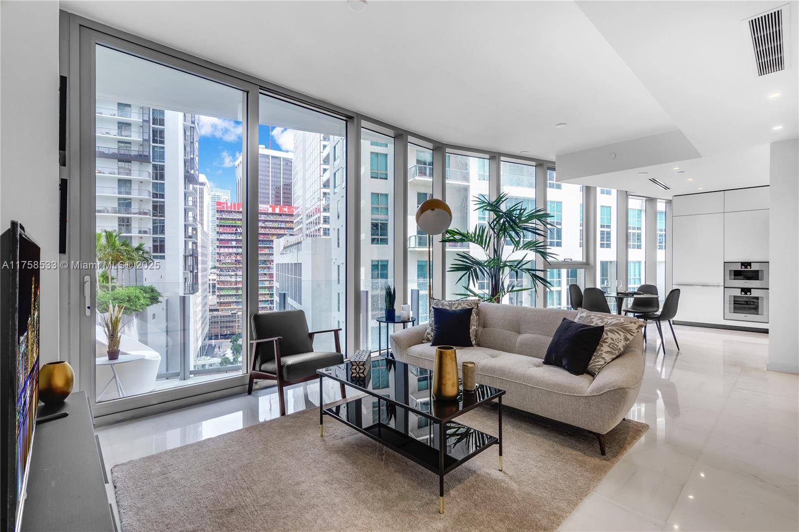 Apartamento à Venda em Miami, FL