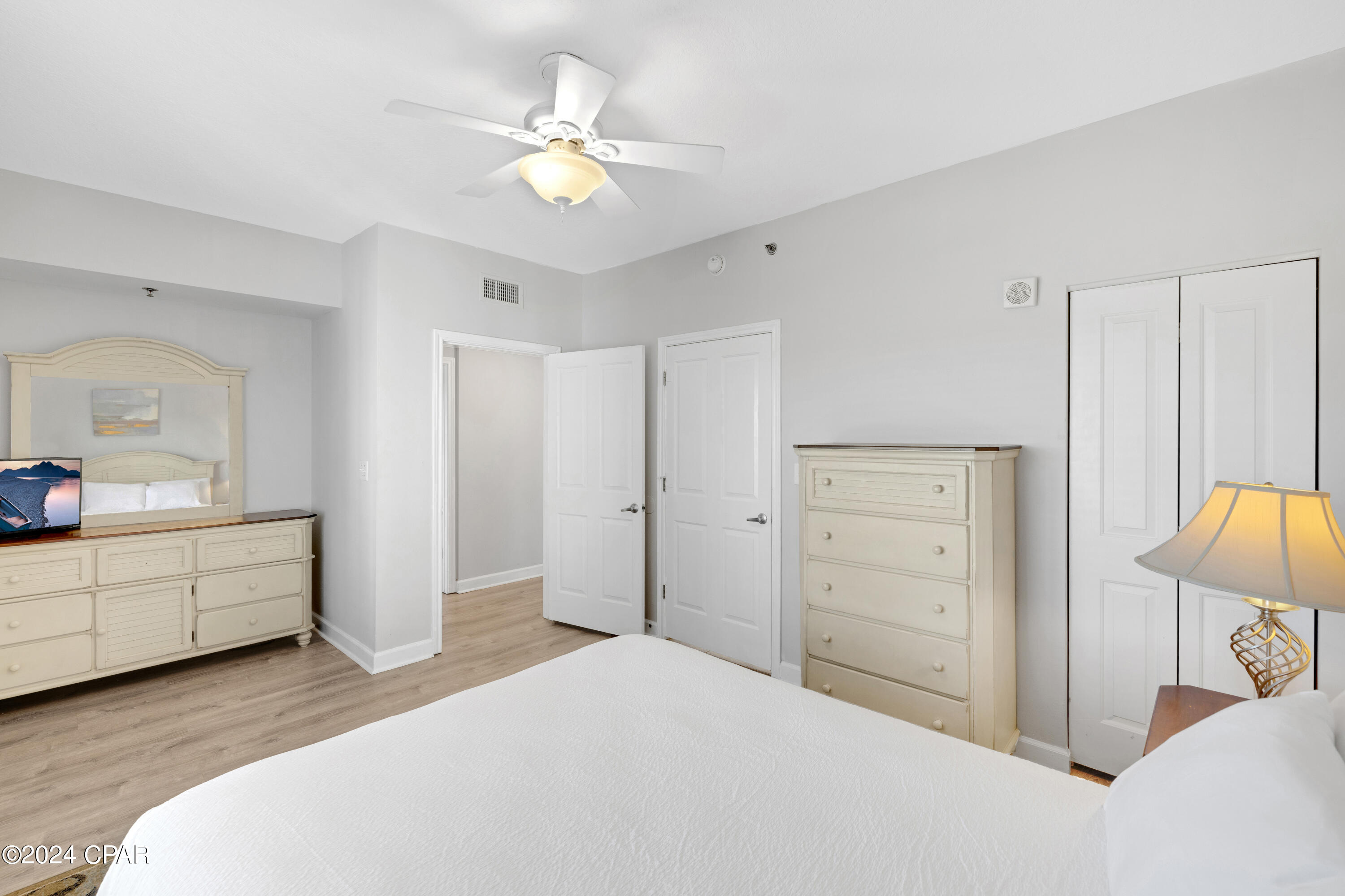 Image 6 For 9900 Thomas Drive 1104