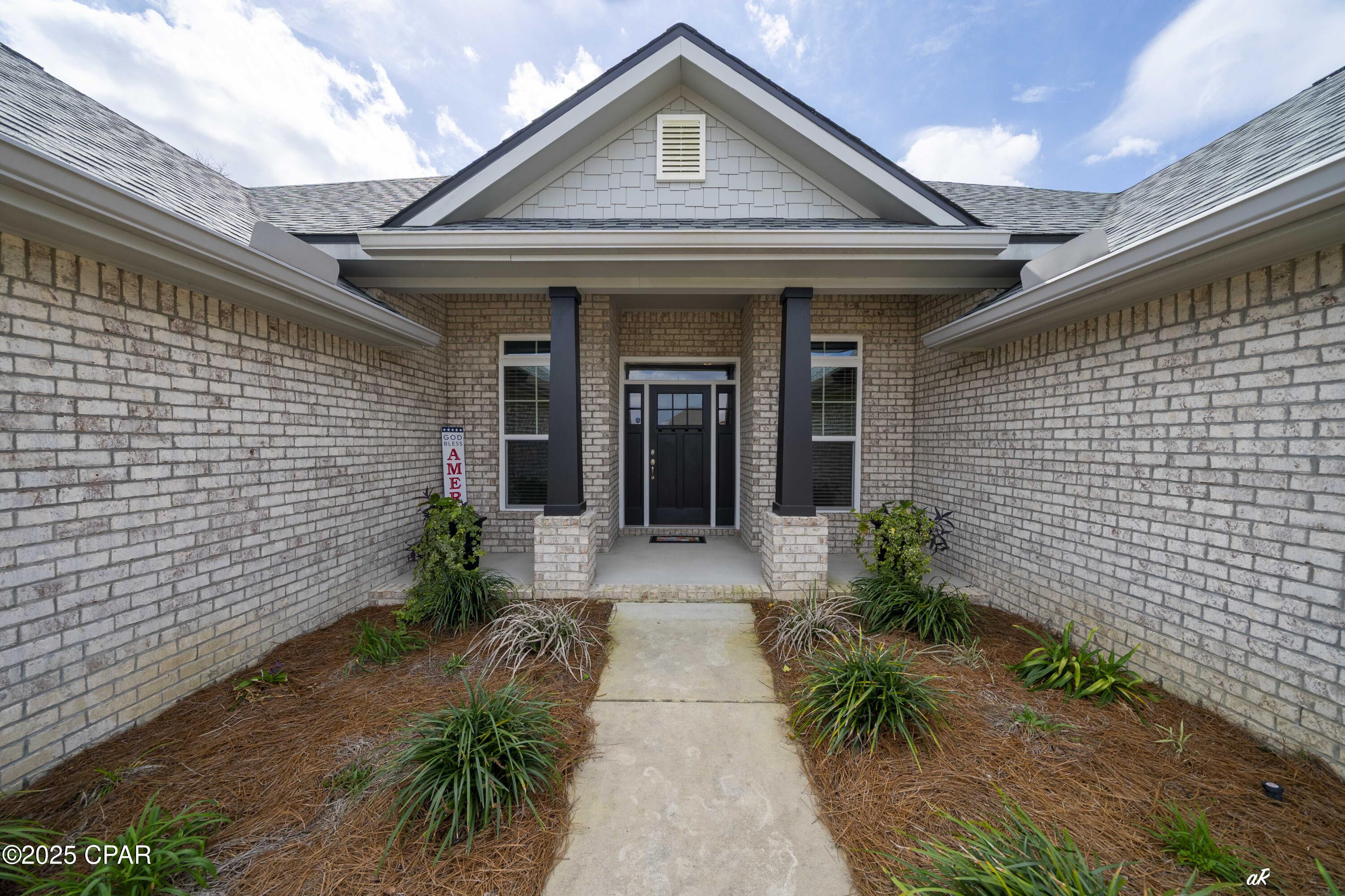 Image 2 For 160 Lake Merial Boulevard