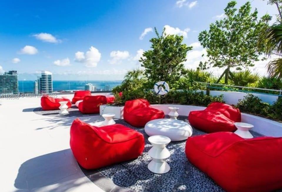 55 SW 9th St #2709, Miami FL 33130